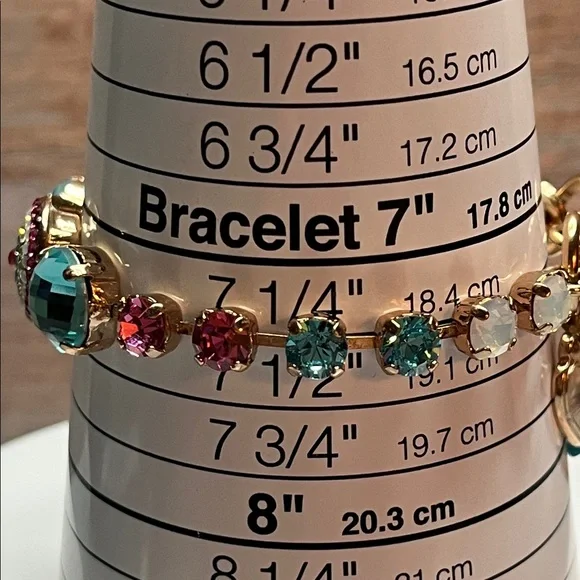 Mariana Gold Bracelet sparkling with Czech and Austrian crystals - Picture 8 of 8